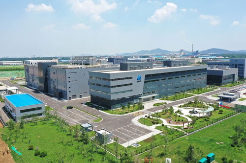 青島西海岸新區召開 產業聚合 城市更新 光電產業座談會